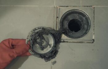 تنظيف المجاري من الدهون