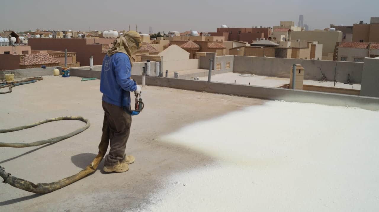 صورة لسطح يتم عزله